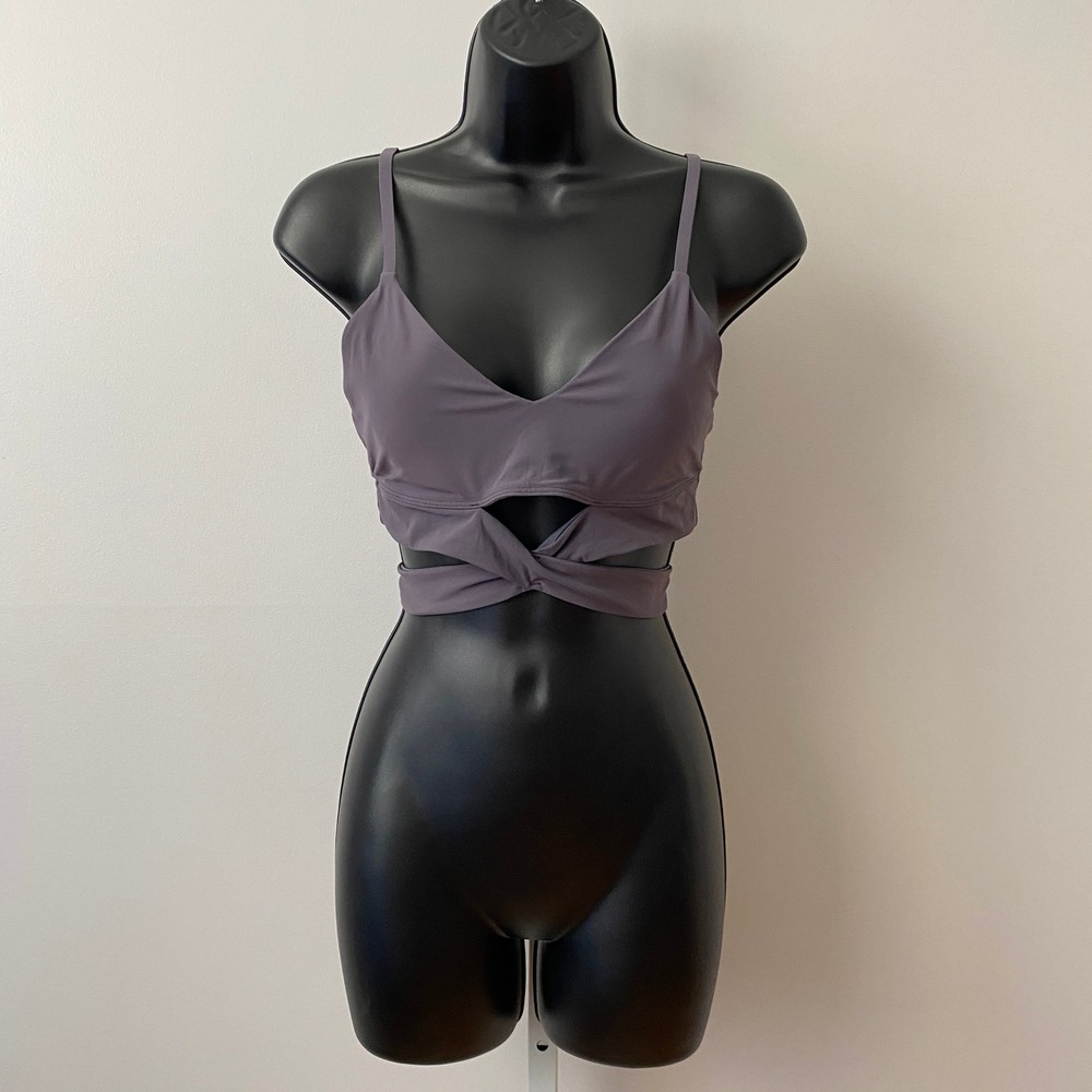 Lululemon Size 4 Purple Sports Bra Sweetheart Twist Front‎ Strappy Yoga Top